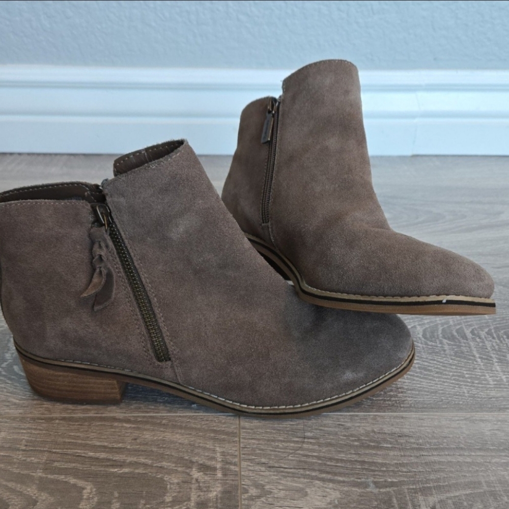 Blondo mushroom suade Ankle boots women's 9.5‎  waterproof